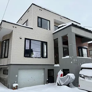 ホームステイ Sharehouse新琴似,駐車無料要予約,車で最寄り駅お迎え可能要予約,麻生駅バス直通